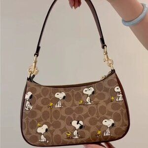 Coach X Peanuts CBJ88 Teri Shoulder Bag Signature Canvas Snoopy